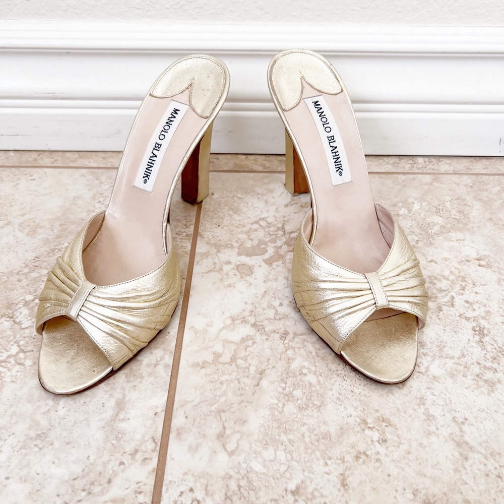 Vintage Manolo blahnik gold sandal mules size 38